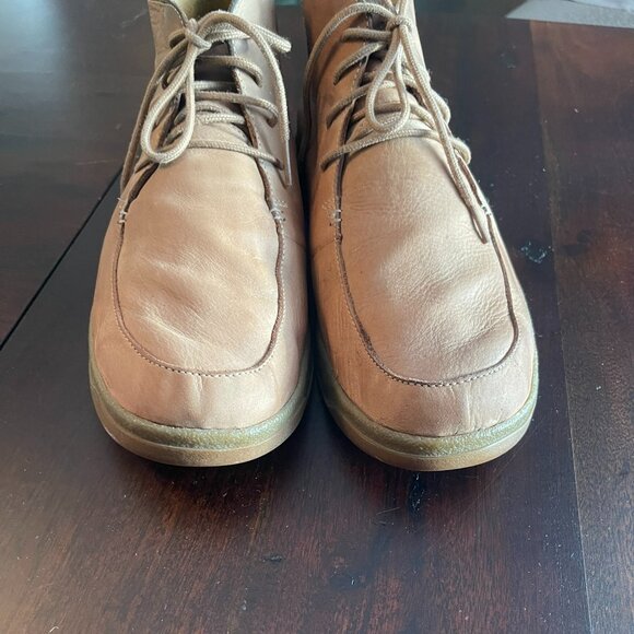 OluKai Lolii Puki Chuckka Boot Size 13